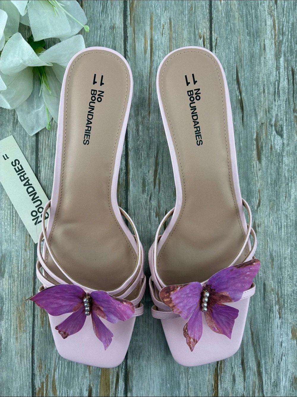 Women’s Kitten Heels With Butterfly Accent Sandals Shoes Size 11